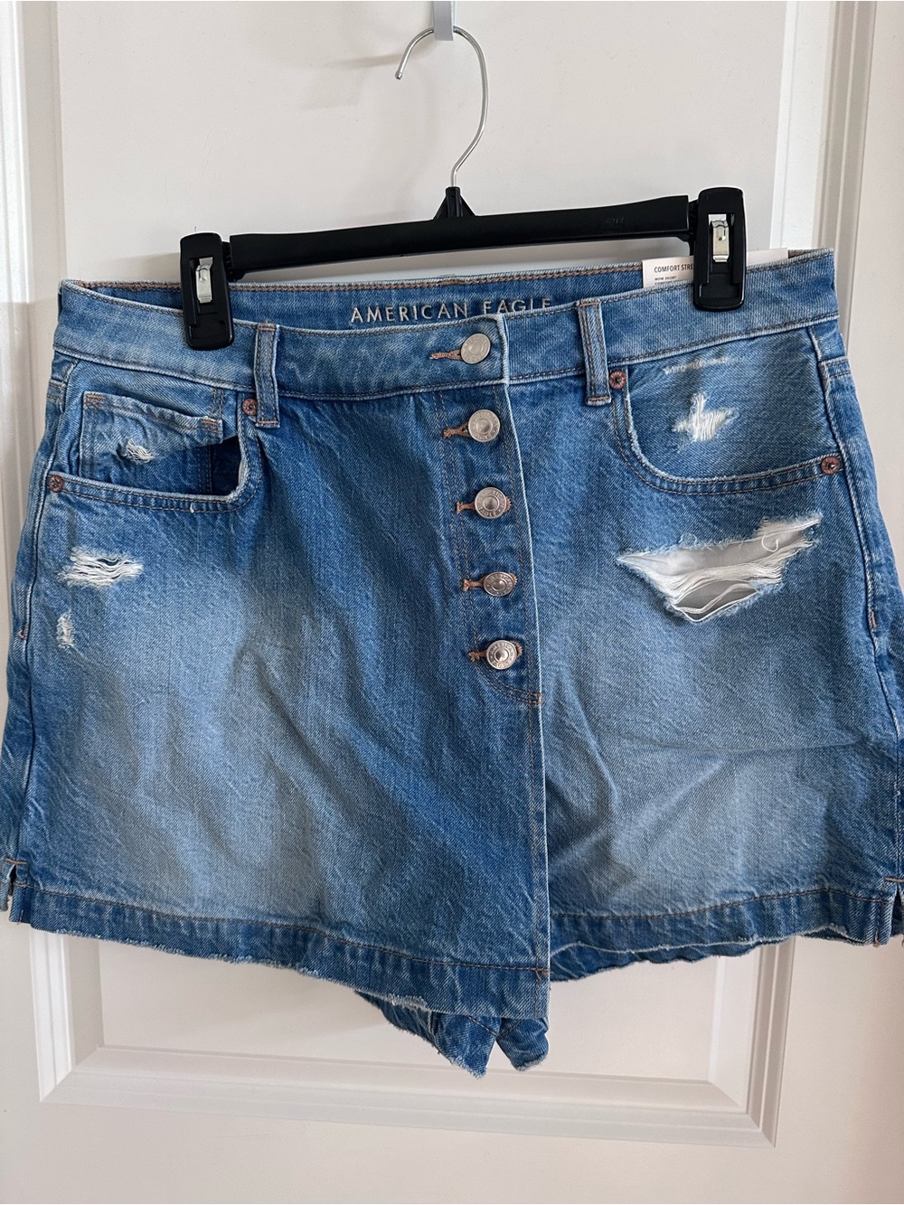 American Eagle Outfitters Light Blue Distressed Button-Front Denim Skort